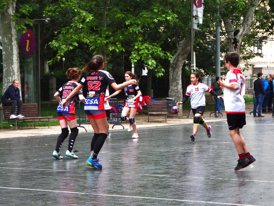 Balonmano en la calle en Valladolid.