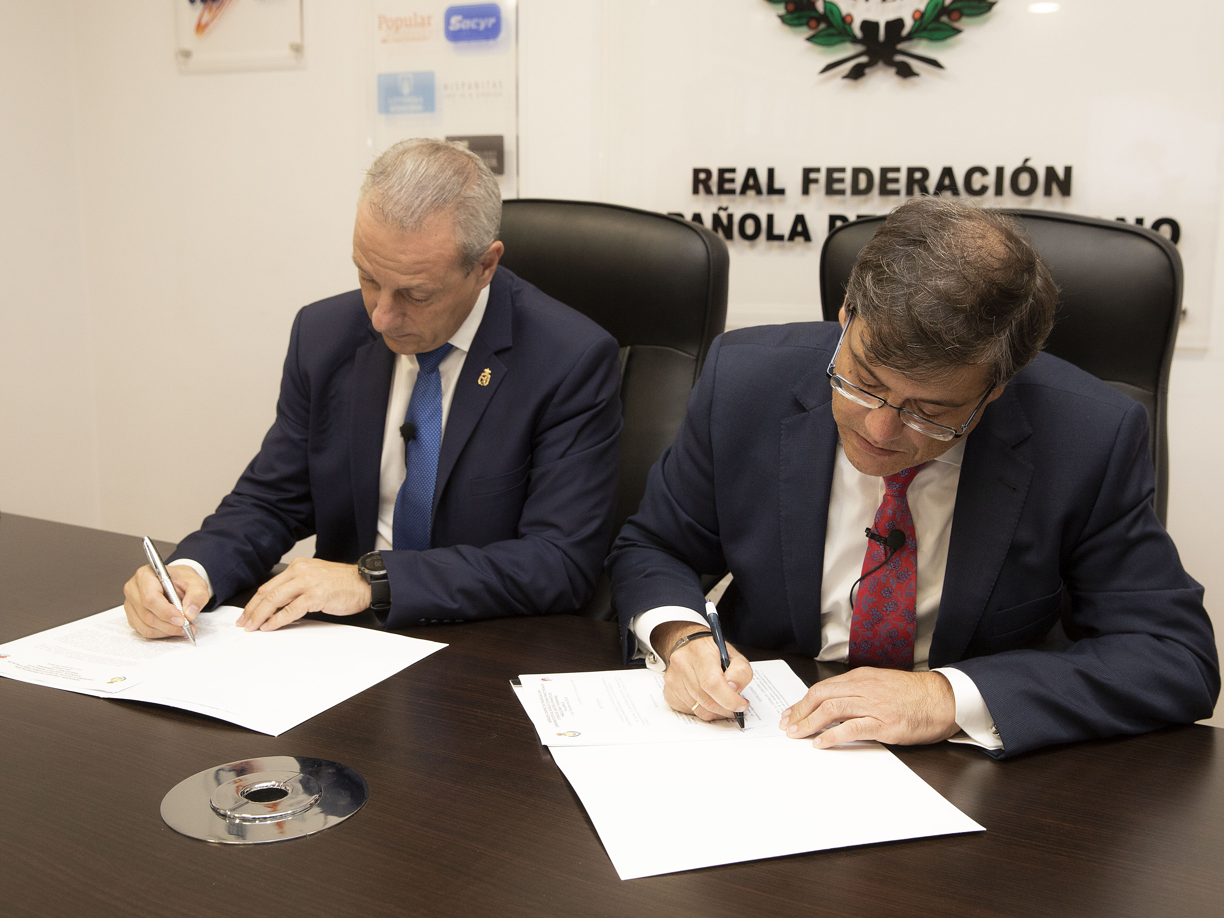 Firma acuerdo CESA 2019 en Valladolid.